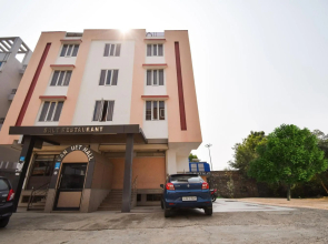 Flagship 76012 Hotel Grand Decor