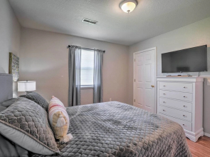 Charming One-level Home w/ Deck, Walk to Dtwn