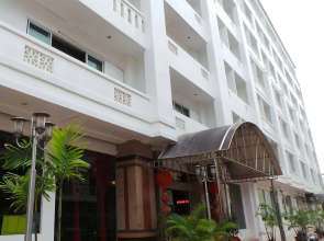 G9 Hotel