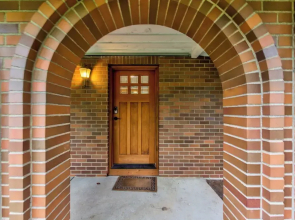 Joyful Kirkland Home, Near Beach, Hot Tub & AC