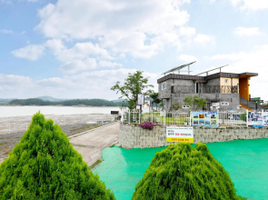 Bitoseom Byeoljubu Pension
