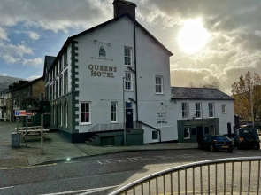 Queens Hotel