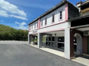 OYO 90324 Muar Station Hotel