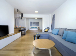 Seametry Luxury Living Apartments Adults Only