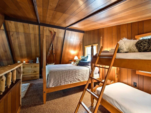 Serene Washington Escape w/ Deck & Mountain Views!