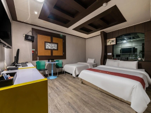 Hotel C-Line