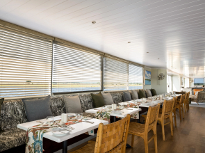 Zambezi Queen by Mantis