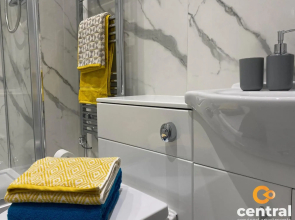 1 Bedroom Apartment by Central Serviced Apartments - Lawson Place - FREE Street Parking