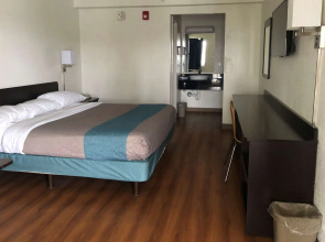 Days Inn by Wyndham Indianapolis South