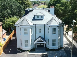 Flying Butler Boutique Apartments