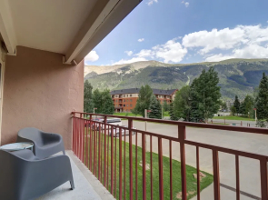 Excellent Views From This Mountain Side Condo - PG107 by Redawning