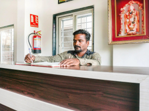 The Guest House by OYO Rooms