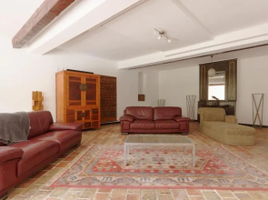 Charming farmhouse in a quiet area with a parking in the courtyard