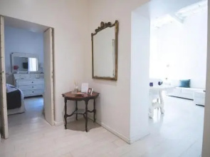 Spanish Steps Apartment