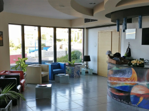 Tus' Hotel