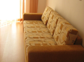 Quiet Family Apartment in Sunny Day