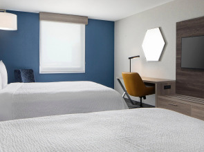 Holiday Inn Express Dallas Medical-Market Center by IHG