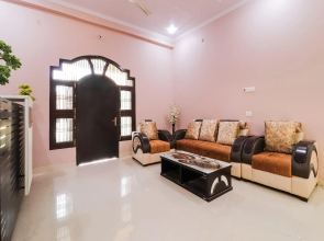 OYO Flagship 45992 Hotel Royal