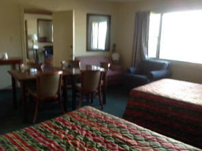 Suwannee Gables Motel and Marina