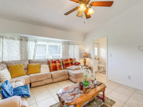 Port Charlotte Home ~ 3 Mi to Beach & Harbor!