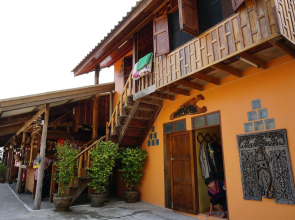 J&J Guesthouse