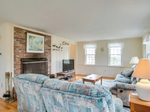 Walk to Beach: Chatham Getaway w/ Sunroom!