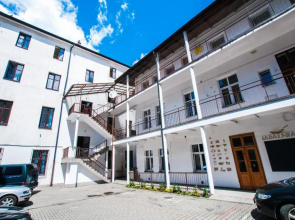 Red Carpet Hostel
