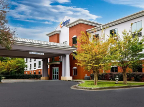 Comfort Inn & Suites Buford near Mall of Georgia