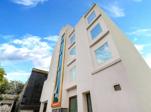 FabExpress Global Inn Gold