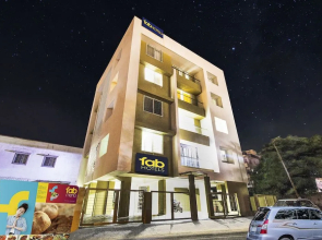 FabHotel House Khas Suites