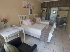 DeLutz Overnight Accommodation Room 2