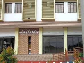 RedDoorz Plus Near McArthur Park Tacloban