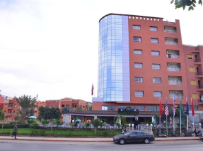 Hotel Hadaik Ain Asserdoune