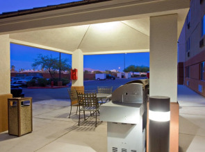 Sonesta Simply Suites Las Vegas Convention Center