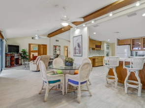 228 Bay Shore Dr