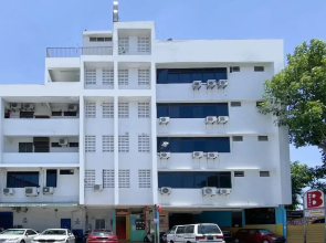 B Hotel