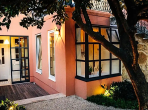 Queen's Garden Hostel