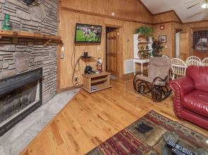 Grandpas Getaway by Eagles Ridge Resort