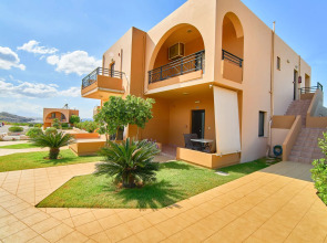Nanakis Beach Hotel