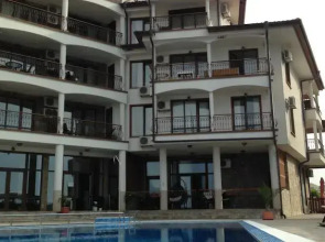 Argo Aparthotel