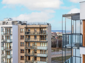 16th Floor Apartment by Renters