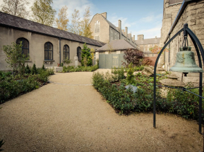 DCU Rooms at All Hallows College - Hostel