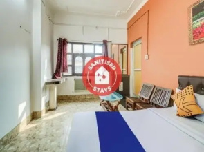 Aarti Hotel