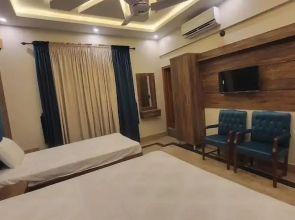 Karachi Travelodge Guest House