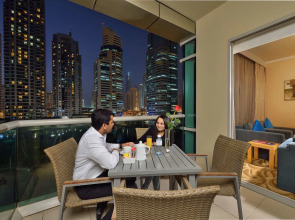 Oaks Liwa Heights Suites