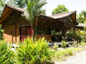 Kenaki Lodge