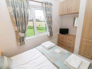 2 Cedar Lodge Park
