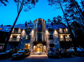 ESE  Hotel