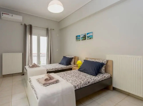 Thano s Stylish Flat Just 150m to the Beach