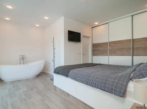 Beautiful Home in Stomorska With 4 Bedrooms, Wifi and Outdoor Swimming Pool